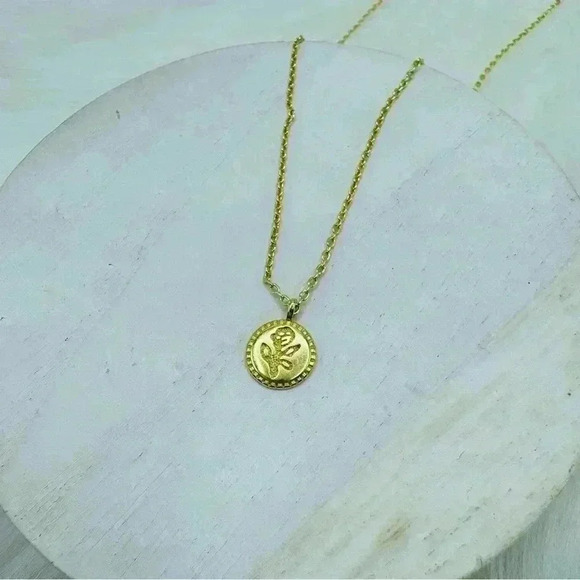 Dainty Elegant Rose Floral Round Pendant Necklace - Picture 6 of 8